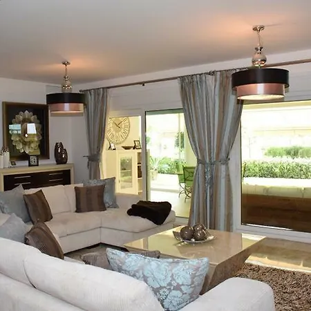 Semi-detached Close To Beach Holiday home *